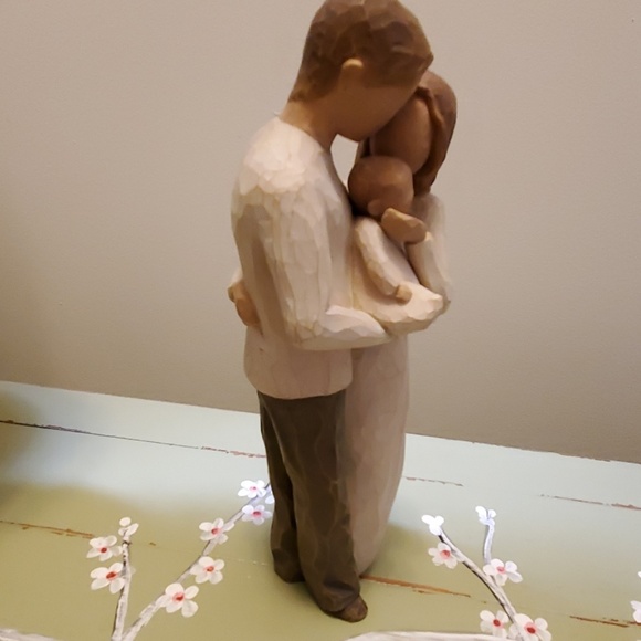 Willow Tree " Our Gift " featuring a young family - Picture 6 of 7